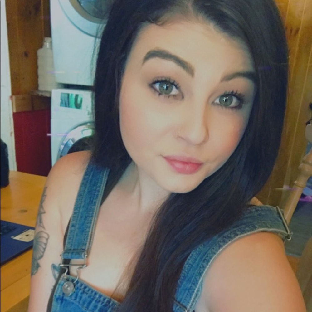 Meet your Posher, Sierrah